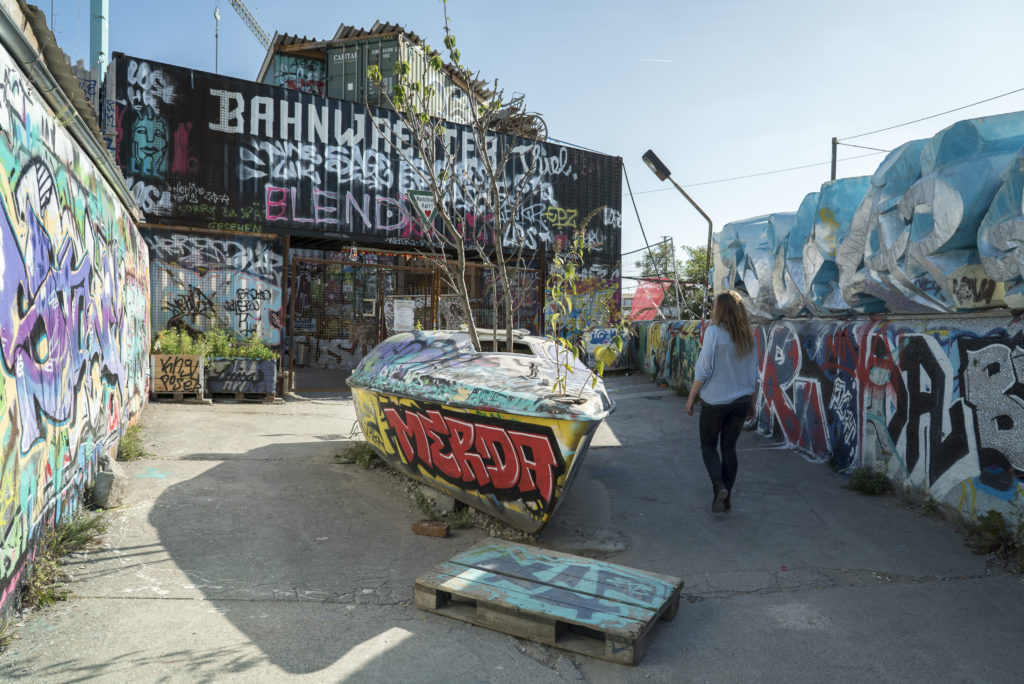 Kultur-Gelände Bahnwärter Thiel auf dem ehemaligen Schlachthofgelände in München mit Zwischennutzungsvertrag der Stadt bis Ende 2020 / Cultural Area Bahnwaeter Thiel on former abbatoir in Munich, temporarly permitted until the end of 2020, 20.9.2019, Foto: Robert B. Fishman