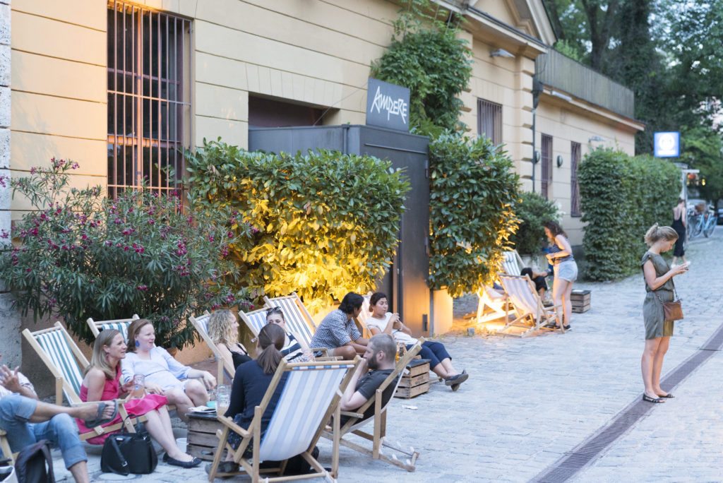 Biergarten an der Muffathalle in München / Beer Garden at Muffathalle in Munich, 5.7.2019, Foto: Robert B. Fishman